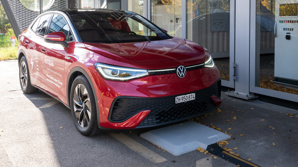 Elektroautos-schnell-und-einfach-ohne-Kabel-laden