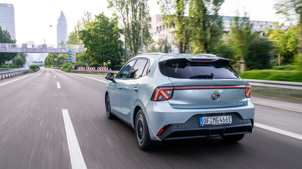 Einer für fast alles
Die Modellbezeichnung klingt nach einem Stadtauto, der der MG4 EV Urban hat Qualitäten, die weit darüber hinaus gehen. Fotos: MG