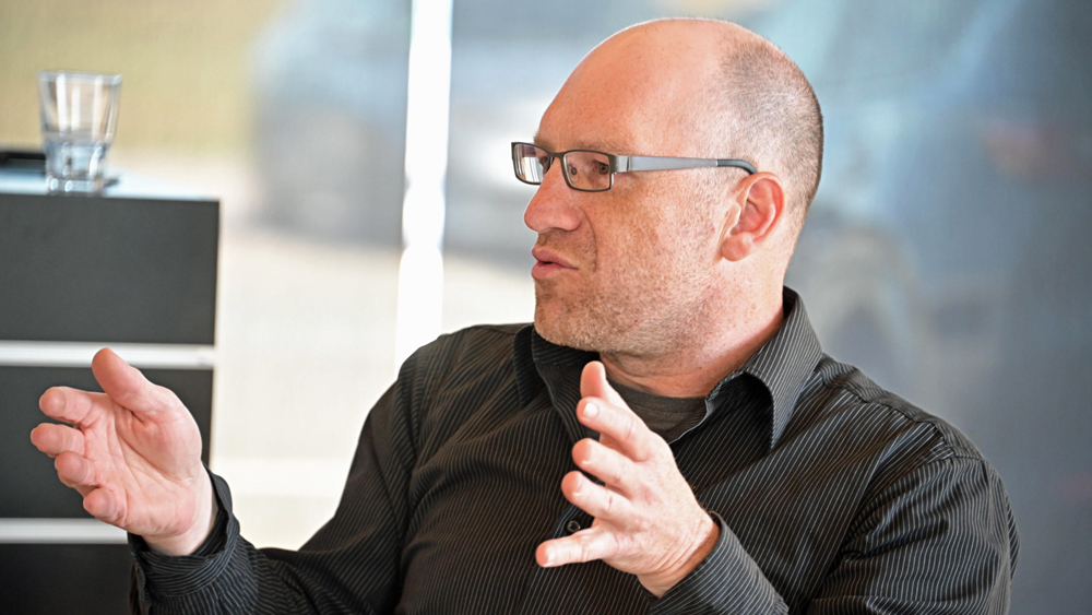 Philipp Must 
Der Diplom-Ingenieur ist seit 2020  Head of Technical Customer Interface Management Worldwide bei Continental in Hannover.  