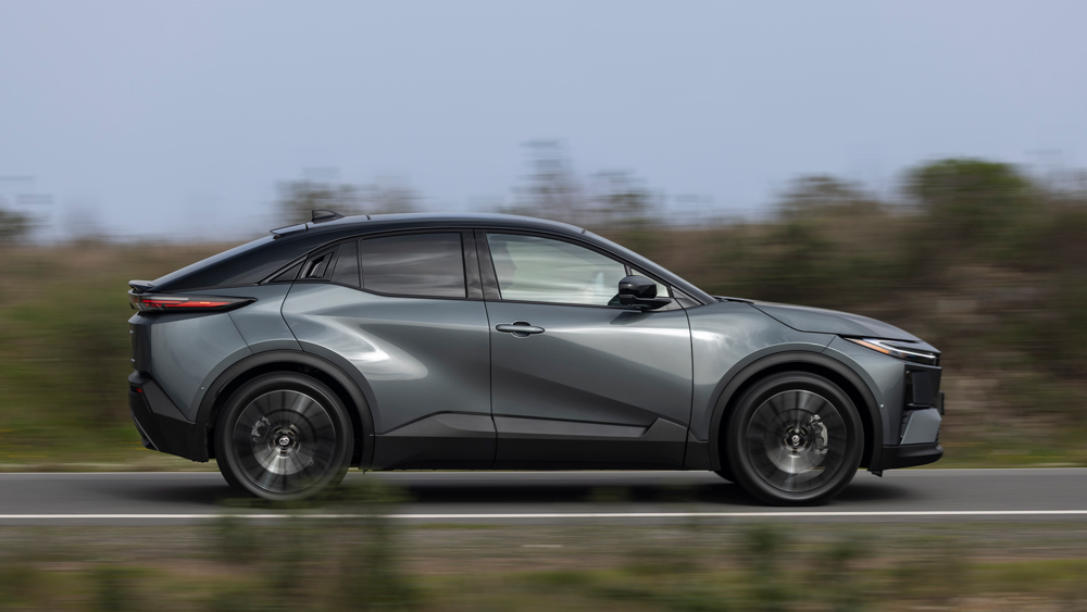 Vorbildlich genügsam
Im Schnitt waren wir trotz Sprinteinlagen auf der Testfahrt mit Verbräuchen zwischen 14,0 und 14,3 kWh/100 km unterwegs.