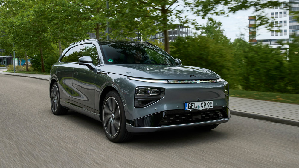 "Lademeister" XPeng G9
Der LFP-Akku des Elektro-SUV lädt den Strom mit bis zu 585 Kilowatt. Gleichzeitig stieg die Lebensdauer der Batterie um 30 Prozent.