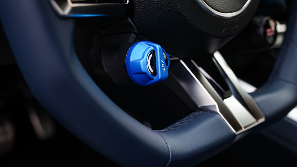 Spar-Spaß
Mit dem blauen Drehregler stellt man die Stärke der Rekuperation in drei Stufen plus Segeln ein. So ist auch One-Pedal-Fahren möglich.