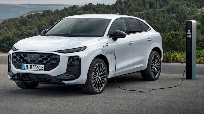 Dreiphasig laden 
Wechselstrom nimmt der Audi e-Hybrid an der Wallbox mit bis zu 11 kW auf. Am Schnelllader sind immerhin bis zu 50 kW drin. 