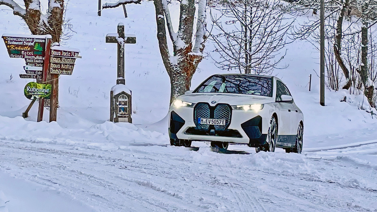 Jesses Maria: Mit dem BMW iX auf Winterreise Elektroauto Elektroauto