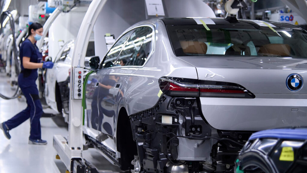 Produktion des i7 in Dingolfing 
"Mit der Neuen Klasse werden wir beginnen, Elektroautos in großen Mengen zu produzieren." Fotos: BMW