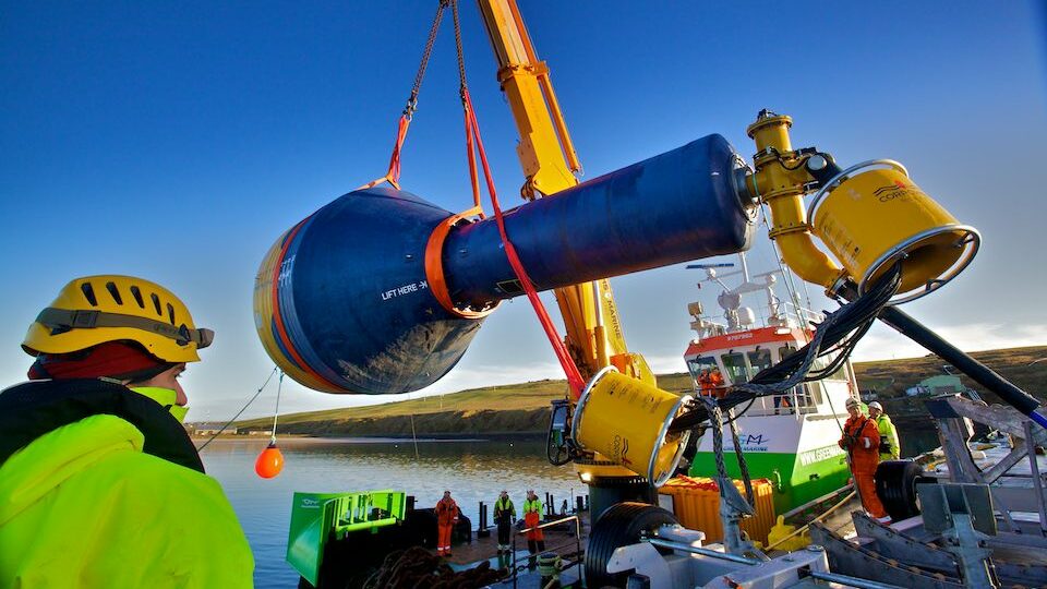 Strom-Boje 
Corpower Ocean arbeitet seit Jahren an der Perfektionierung seiner Wellenkraftwerke. Erste Prototypen wurden vor der Küste Schottlands ins Meer gesetzt. Fotos: Corpower Ocean