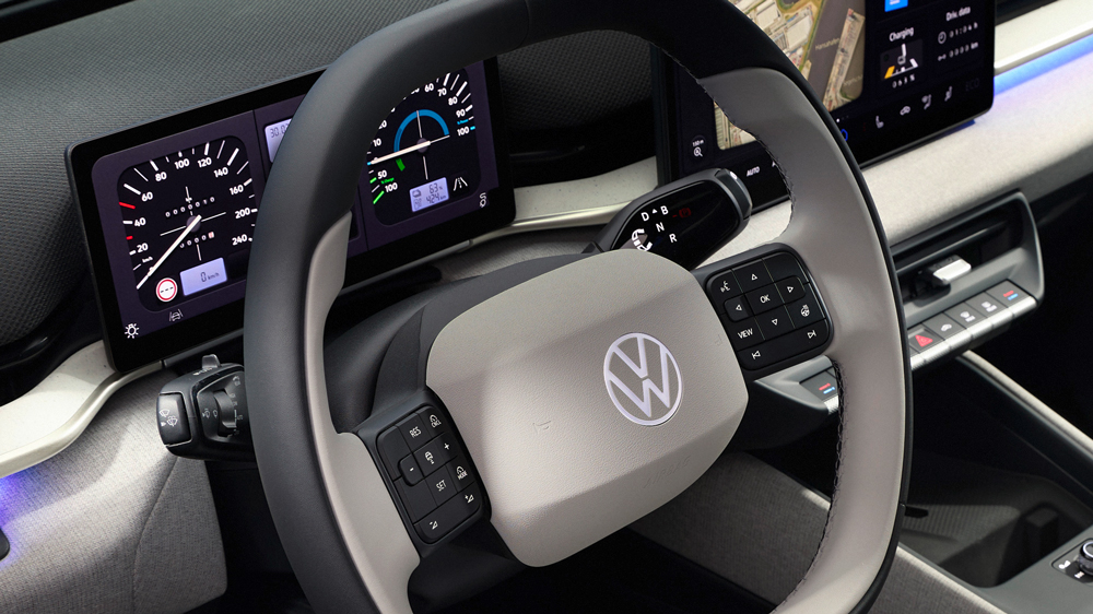 Zukunft trifft Vergangenheit
Auf Knopfdruck zeigt das Fahrerdisplay ein nostalgisches Design, das an die Rundinstrumente der ersten VW Golf-Generation erinnert. 