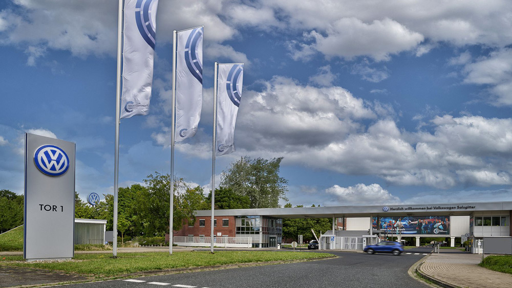 Fahne hoch
Volkswagen Group Components bereits einen Umsatz - auch mit Dritten - von 42 Milliarden Euro. Mit steigender Tendenz. Fotos: VW
