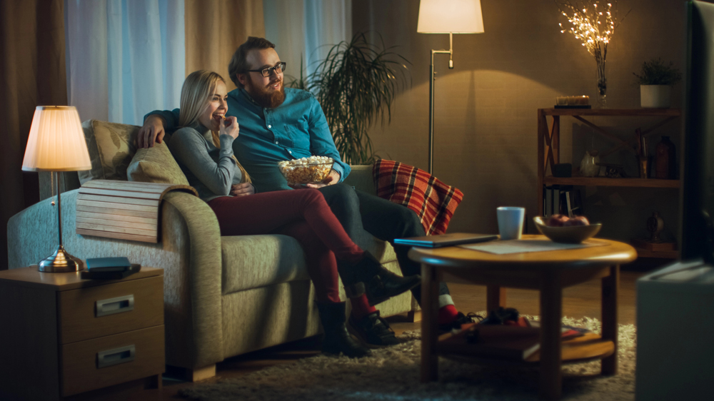 Der perfekte Filmabend 
Popcorn ist schon einmal ganz nett. Aber um ein stimmungsvolles Ambiente zu schaffen, sollte das Licht im Zimmer angepasst sein. 