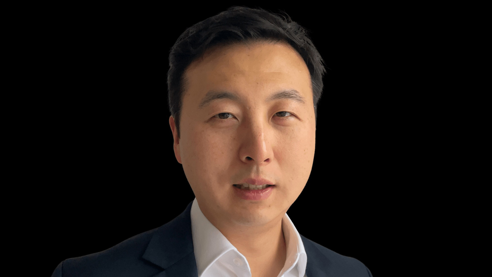 Xing Zhou, Autoexperte von Alix Partners in China
„Die Elektroautos nähern sich bei ihren Innovationszyklen immer mehr den Elektronik-Konsumgütern an." Foto: Alix Partners