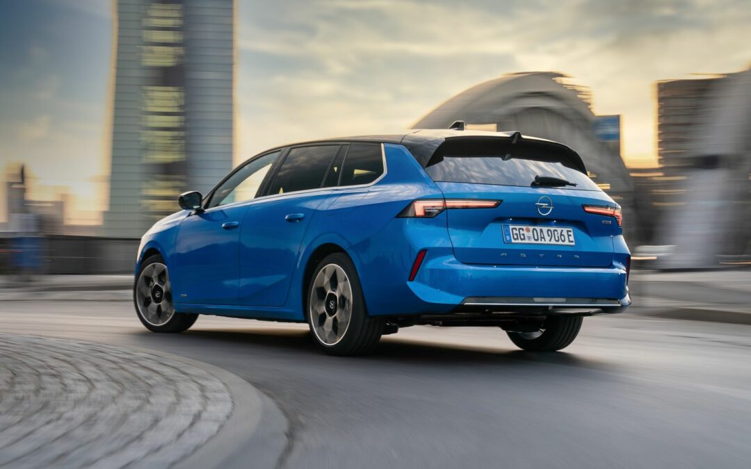 Opel Astra Sports Tourer Hybrid: Die bessere Wahl?