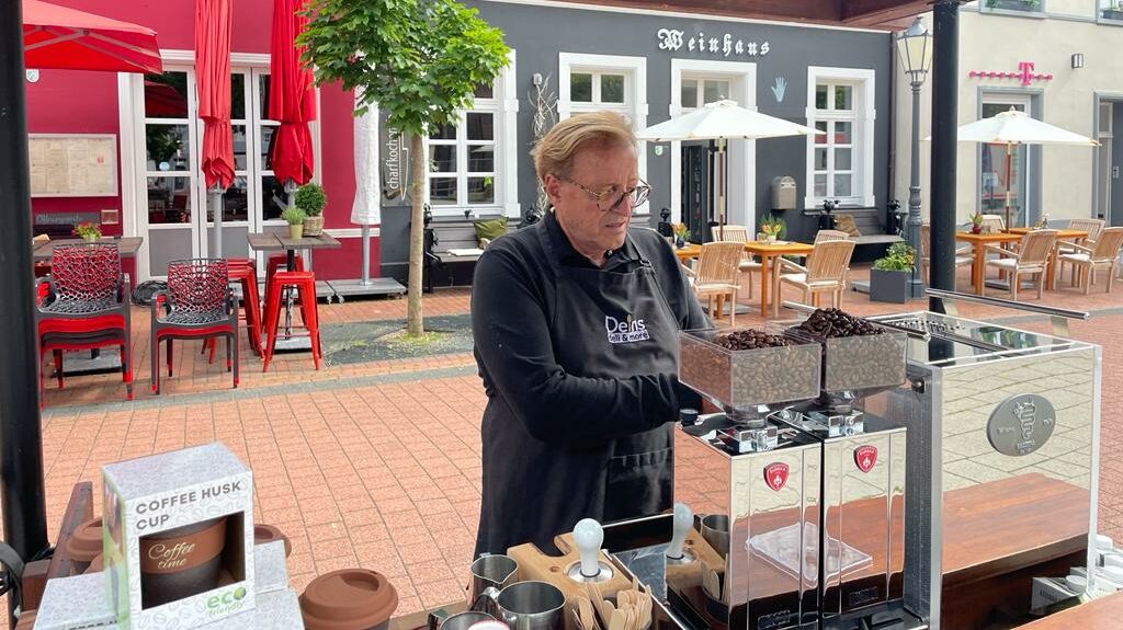 Coffee Bike im Betrieb: Zwei Mühlen und eine Kaffeemaschine kann das Bike versorgen