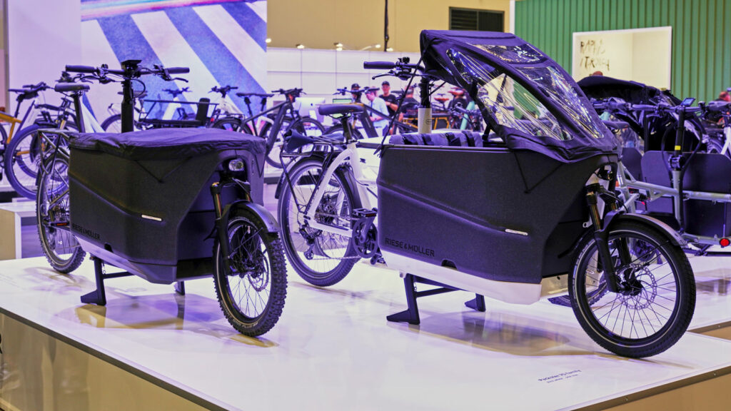 Megatrend Cargobike
Lastenräder in vielen Varianten gab es auf der Eurobike in Frankfurt auch auf dem Stand von Riese & Müller zu besichtigen. 