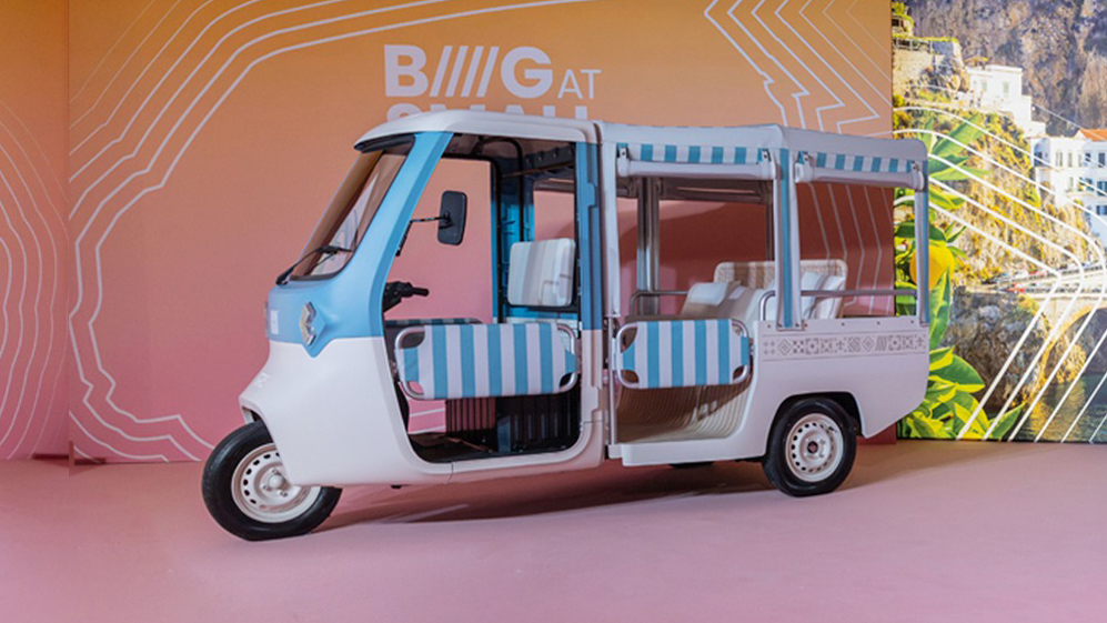 Dolce Vita 
Vom süßen Leben träumen sollen die Fahrgäste unter dem Zeltdach der Kleinbus-Version, die Fiat für das Elektro-Dreirad Tris plant. 
