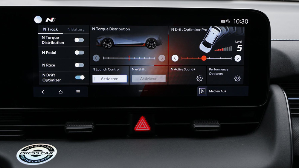Playstation 
Der Ioniq 5 N bietet dem Fahrer zahlreiche Möglichkeiten, den Charakter des Fahrzeugs zu verändern. Fast wie in einem Rallye-Auto.  