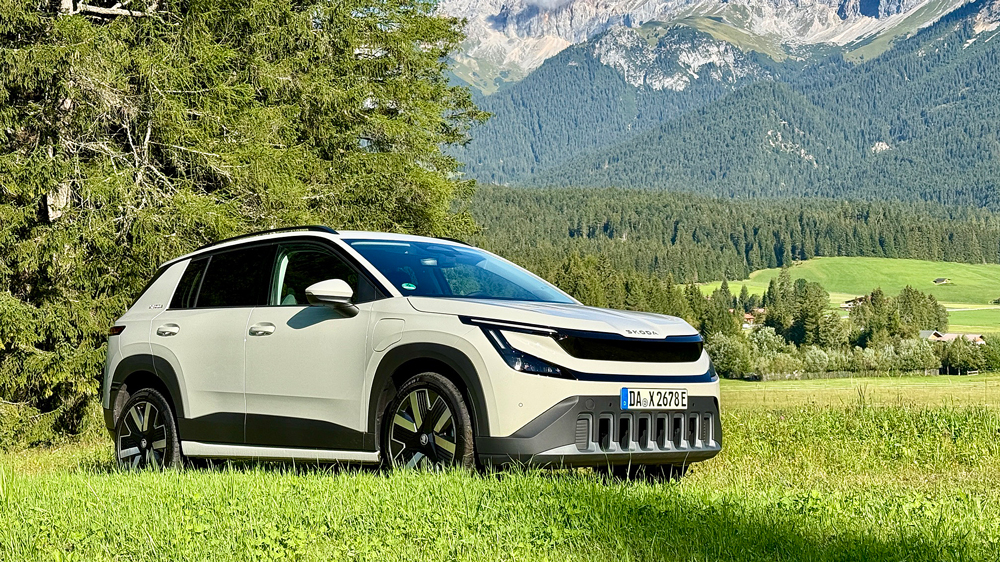 Flachlandtiroler
Der Škoda Epiq findet sich in jeder Umgebung zurecht. Ein Allradantrieb bleibt dem City-SUV allerdings verwehrt. Foto: Rother