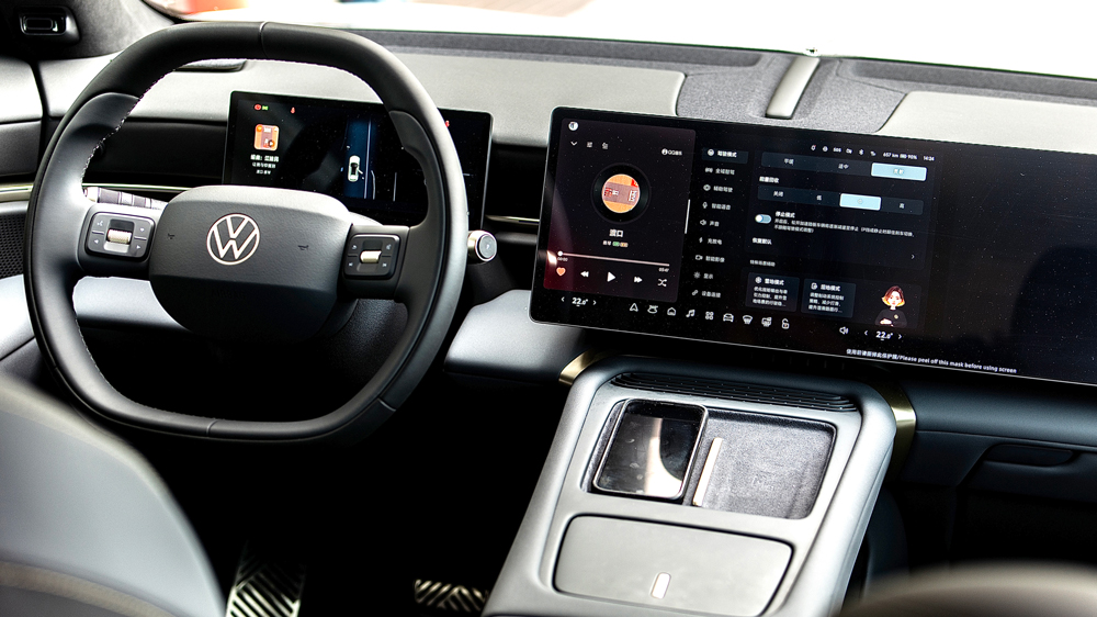 Chinesisches Einerlei 
Das Cockpit des VW UNYX 08 glänzt nicht mit originellen Lösungen. Dafür ist die Elektronik-Architektur vom Feinsten. Fotos: Zöllter