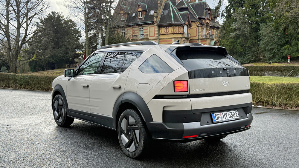 "Art of Steel" 
Kantig und selbstbewusst tritt der Hyundai Nexo der zweiten Generation aus. Von Fachwerk-Architektur wollen wir aber nicht sprechen.  