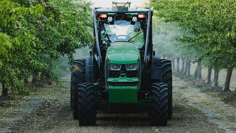 John Deere-Traktoren ackern vollautonom