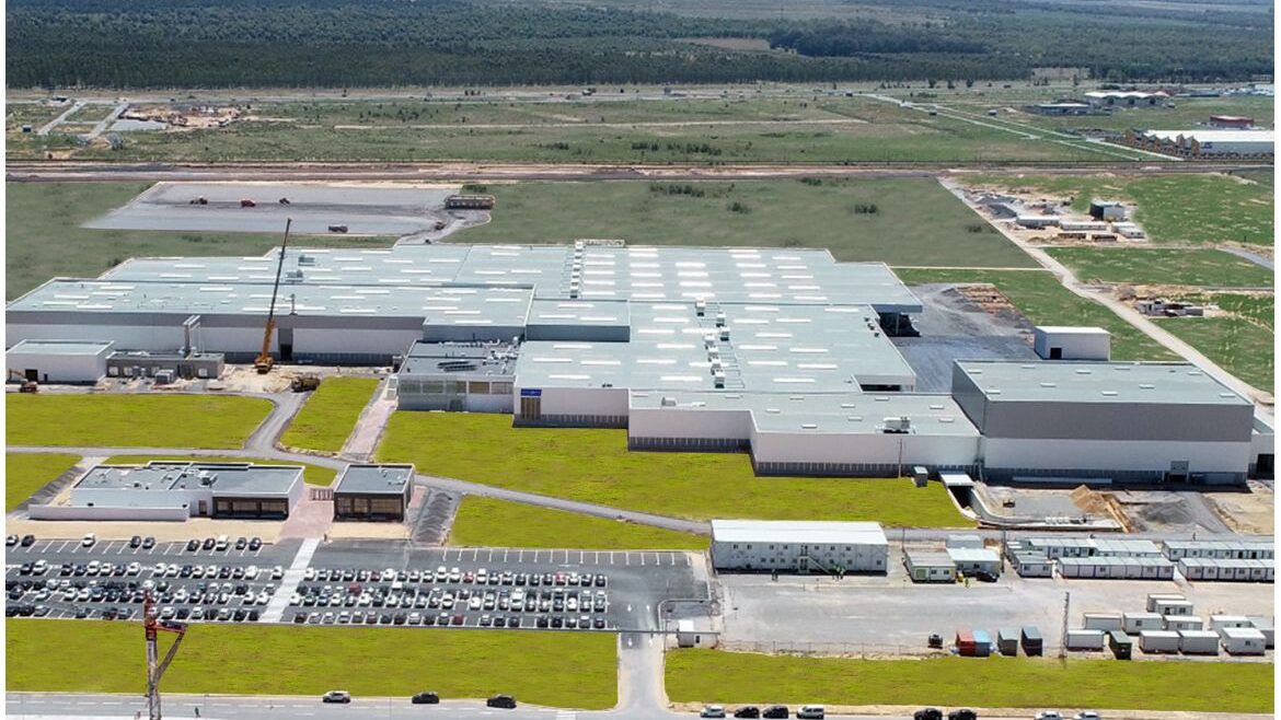 Stellantis-Werk Kenitra 
Seit 2019 produziert der Konzern nahe der marokkanischen Hauptstadt Rabat Autos, seit Frühjahr 2025 verstärkt elektrische Kleinfahrzeuge - für Fiat, Citroën und auch Opel. Fotos: Stellantis   