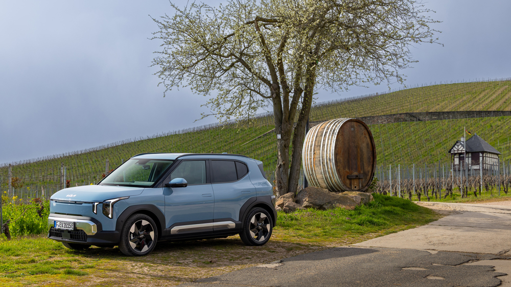 Perspektivwechsel 
Für den Wochenendausflug mit der Familie in die Weinberge im Rheingau reichen Reichweite und Platzangebot des Kia EV2 allemal. 