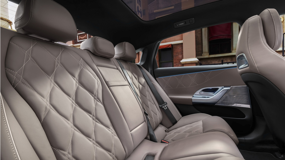 Alles wie gehabt
Mercedes setzt bei der C-Klasse weiter auf die Verbindung aus Technologie, Komfort, Raumgefühl und klassischem Premiumanspruch.