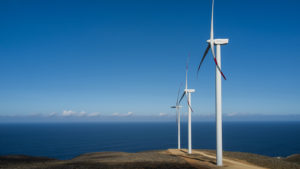 Windkraftanlage von Nordex an der Küste von Chile