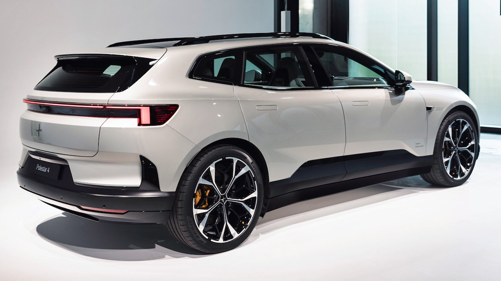 SUV oder Kombi? Hauptsache Stauraum
530 Liter fasst das Ladeabteil des Polestar 4 SUV bei voller Bestuhlung. Nach Umlegen der Rückbank lassen sich 1.680 Liter verstauen. 