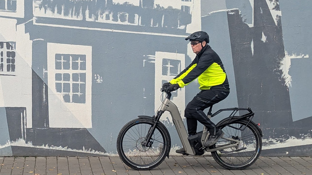 Schwer-Transporter
180 Kilogramm beträgt das zulässige Gesamtgewicht des Homage5 pinion von Riese & Müller. Das E-Bike allein wiegt 30 Kilogramm.