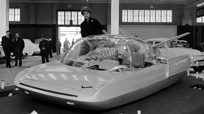 Simca Fulgur 
Das Elektroauto mit Atomantrieb sollte 6000 Kilometer weit ohne Ladestopp fahren können. Es blieb Theorie: Gefahren ist es nie.  