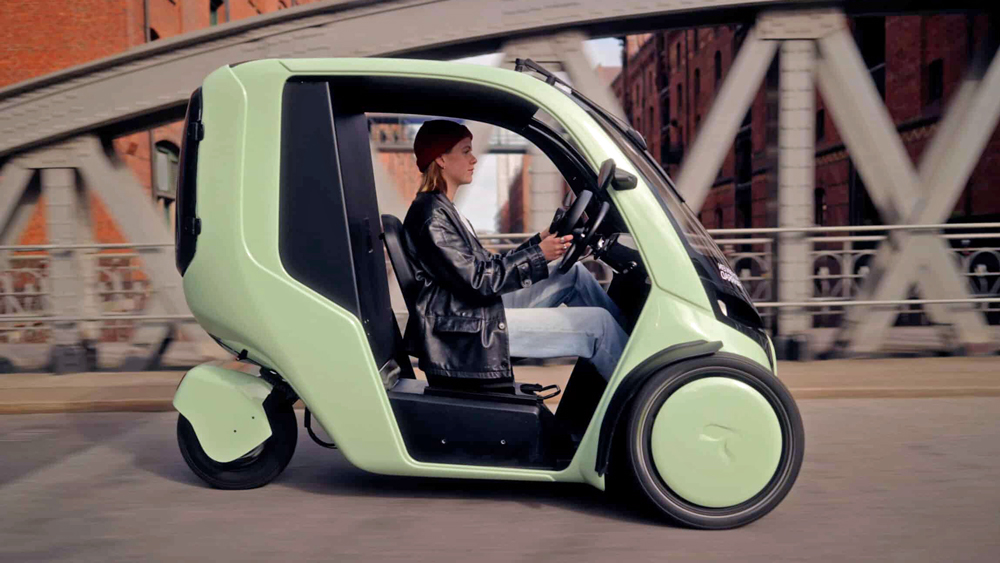 "Ich bin ein Fahrrad"
Der 250 Watt starke Radnabenmotor im Hinterrad unterstützt den Fahrer nur bis zu einer Geschwindigkeit von 25 km/h. Das bedeutet im Klartext: Kein Führerschein, keine Helmpflicht, keine Versicherungskennzeichen – und freie Fahrt auf dem Radweg, Fotos: Hopper