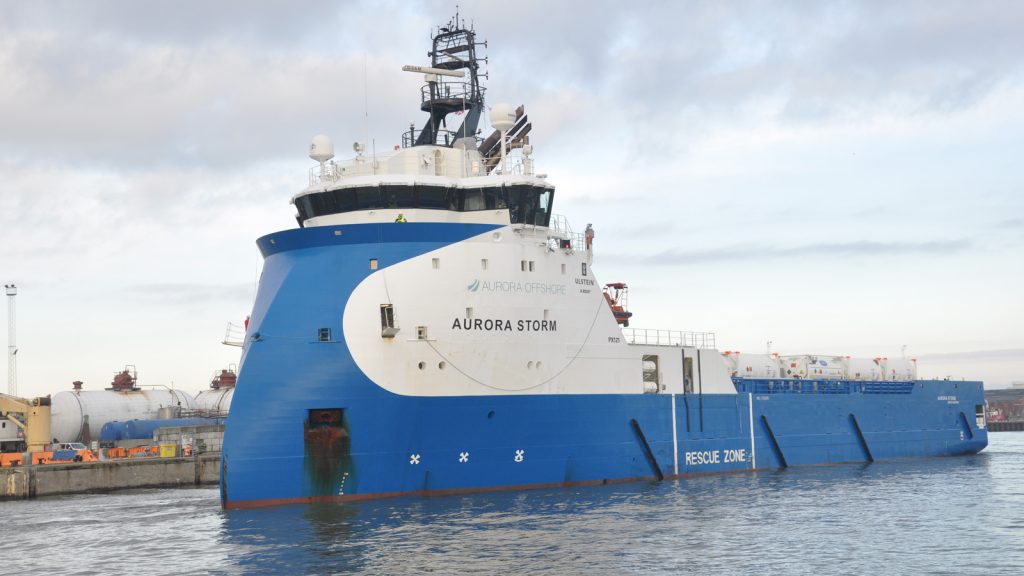 "Aurora-Storm"
Mit dem diesel-elektrisch angetriebenen Offshore-Versorgungsschiff können pro Fahrt 800 Tonnen CO2 in Spezialbehältern vom Hafen Antwerpen aus zur Pumpstation im Nini-West-Feld vor der Küste Dänemarks transportiert werden. 