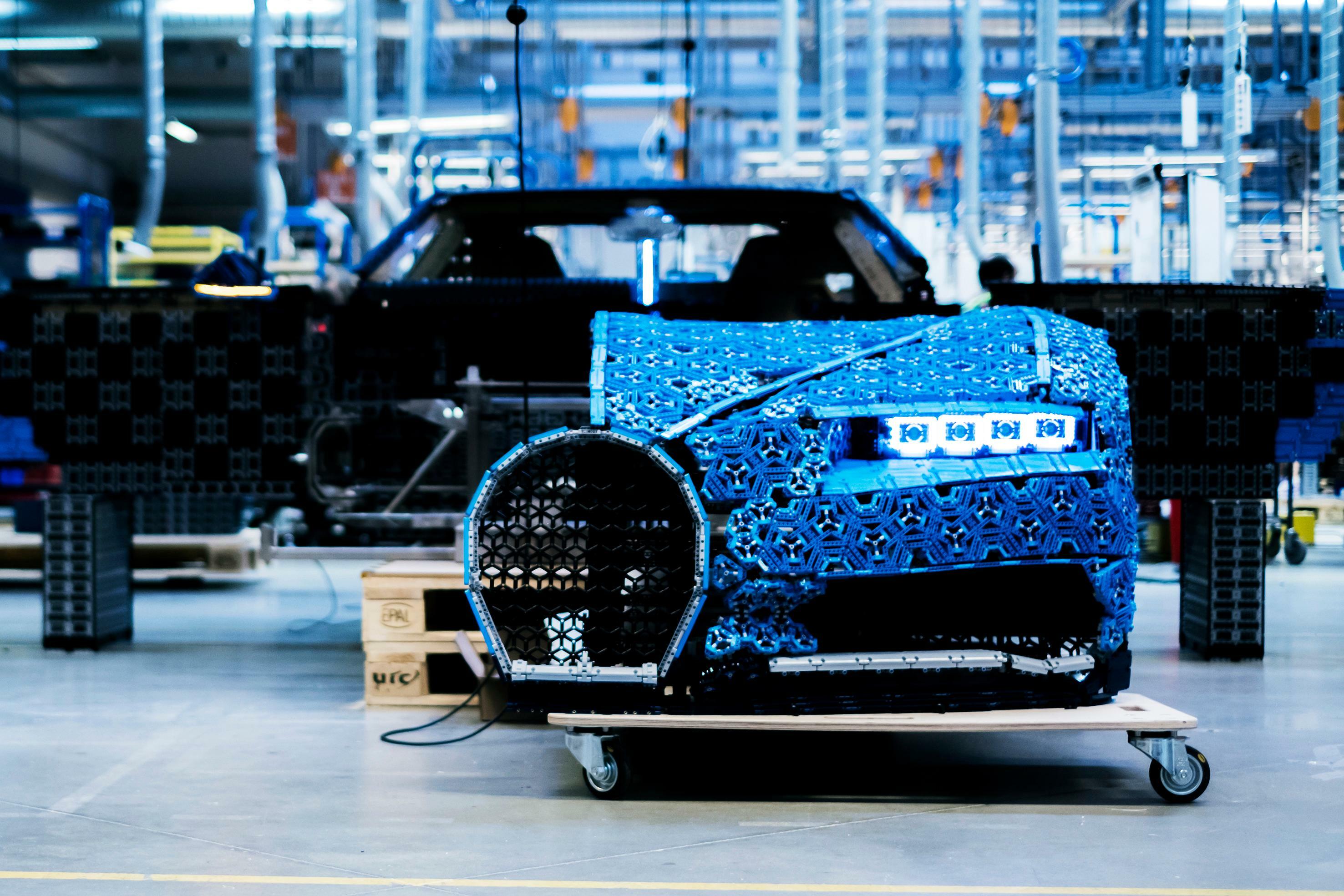 Bugatti Chiron aus Lego-Steinen fährt erste Testrunde