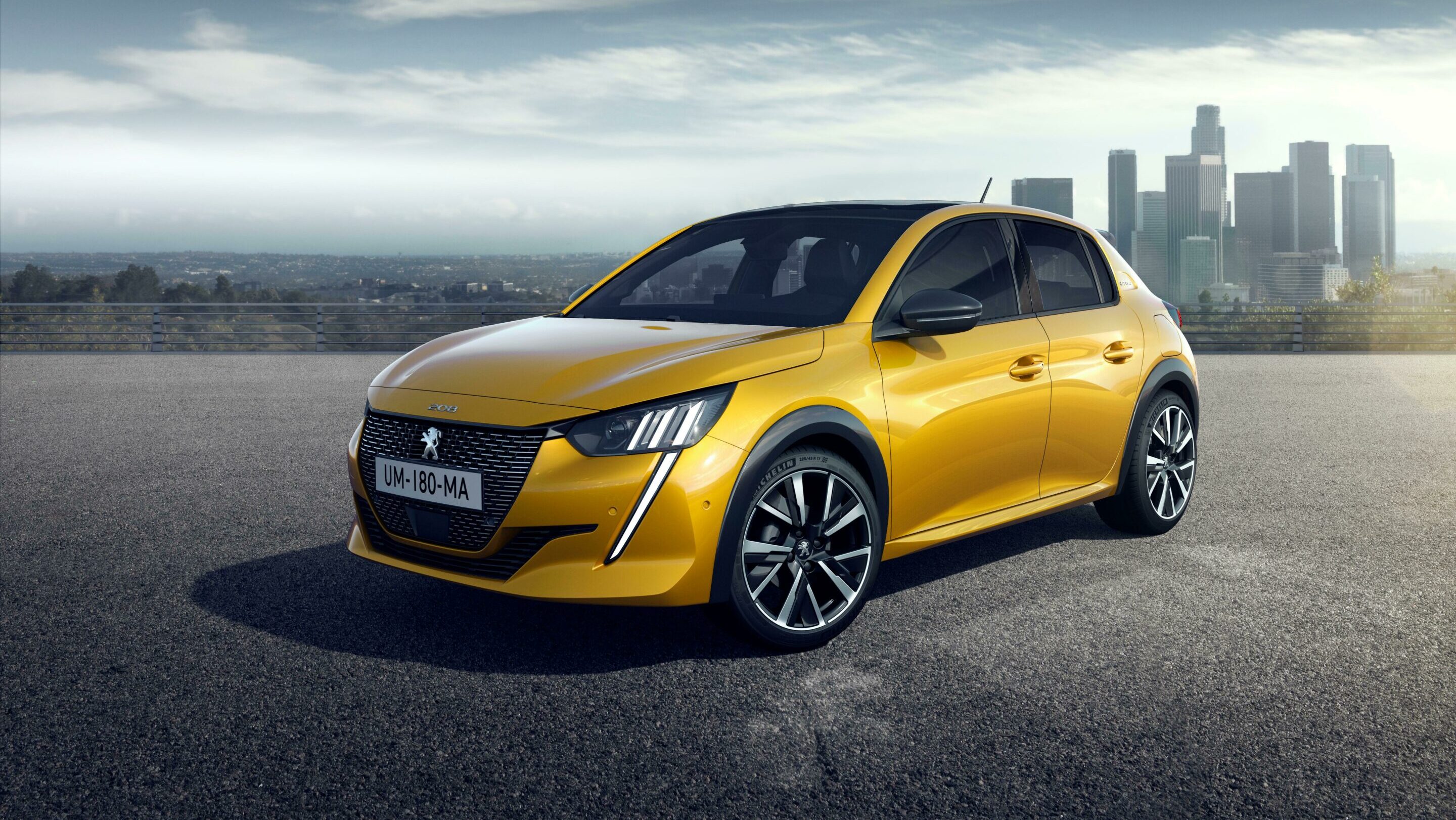 Peugeot E-208
Der E-208 von Peugeot und der Corsa-E von Opel sind eng verwandt - aber unterscheiden sich bei Preis und Ausstattung. Foto: Peugeot