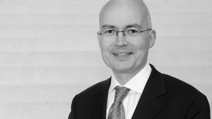 Michael Bültmann
Der Jurist aus dem Rheinland steht seit Februar 2024 als Geschäftsführer an der Spitze von ABB E-mobility. Zuvor war er beinahe zehn Jahre lang Geschäftsführer des Geodaten-Dienstes HERE, der 2015 von Nokia an Audi, BMW und Mercedes verkauft wurde.