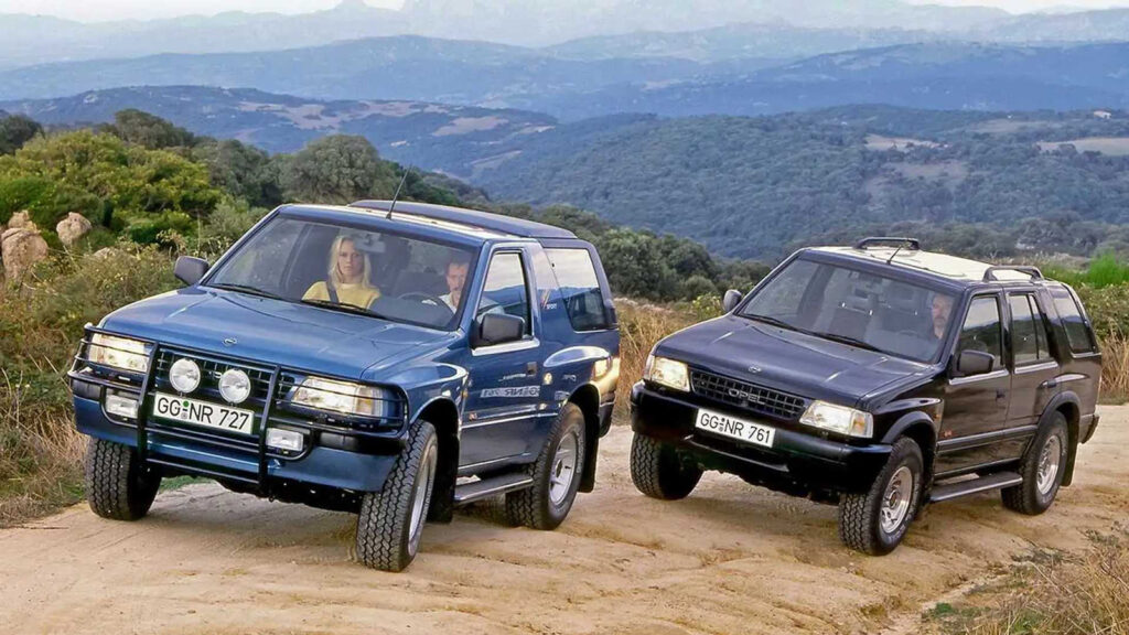 Beginn der SUV-Welle 
Der Opel Frontera der allerersten Generation ist inzwischen über 30 Jahre alt. Er basierte auf einem robusten Geländewagen des damaligen GM-Partners Isuzu aus Japan und verkaufte sich prächtig in Europa. Fotos: Opel   
