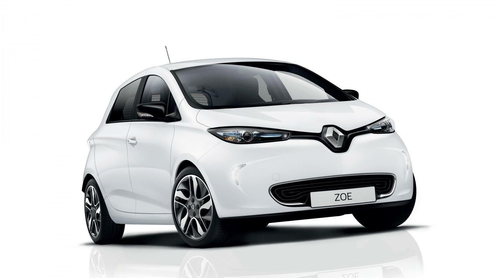 Renault Zoe
Im März 2013 lieferte Renault die ersten Exemplare des elektrischen Kleinwagen aus, zunächst (Q210) mit einem 22 kWh fassenden Akku und einem 43 kW starken Motor von Continental. 2015 wurde der gegen eine Eigenentwicklung von Renault (R240) getauscht. Foto: Renault