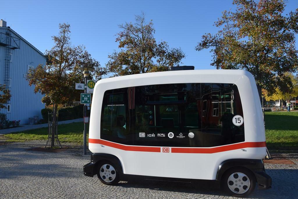 Nahverkehr Bahn setzt autonome ElektroBusse ein